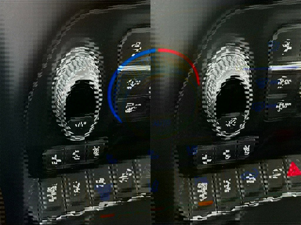 Used 2020 GMC Sierra 3500 Denali w/ Denali Ultimate Package image 15