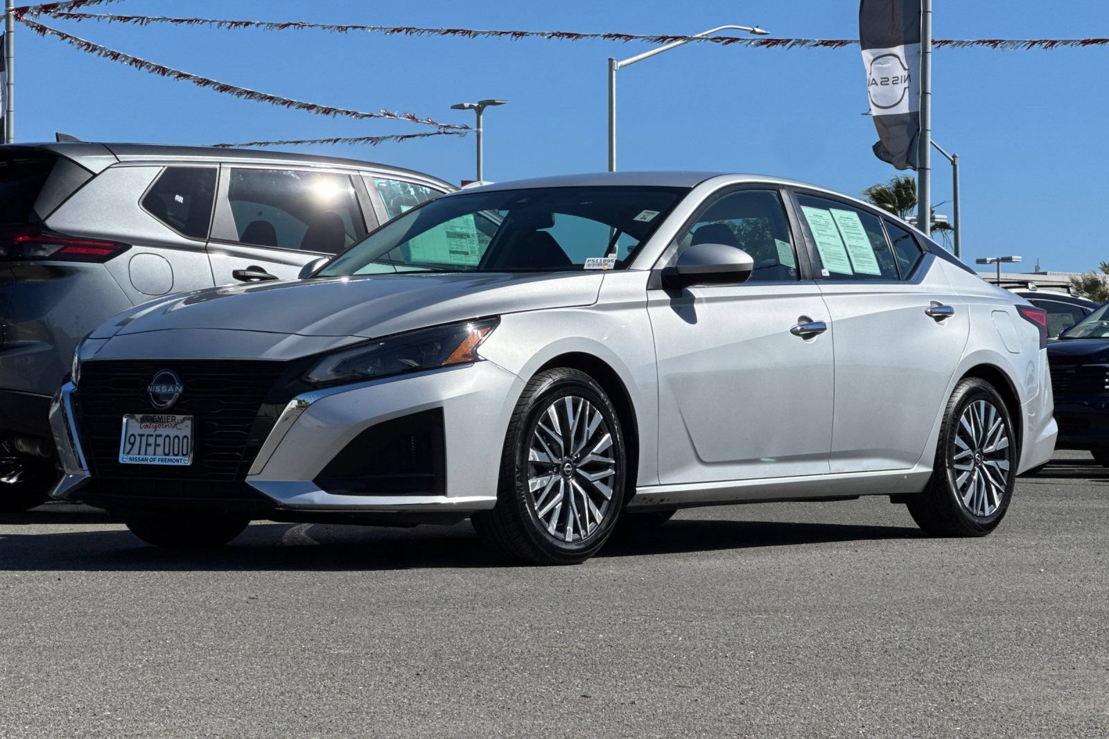 Certified 2023 Nissan Altima 2.5 SV FWD image 8