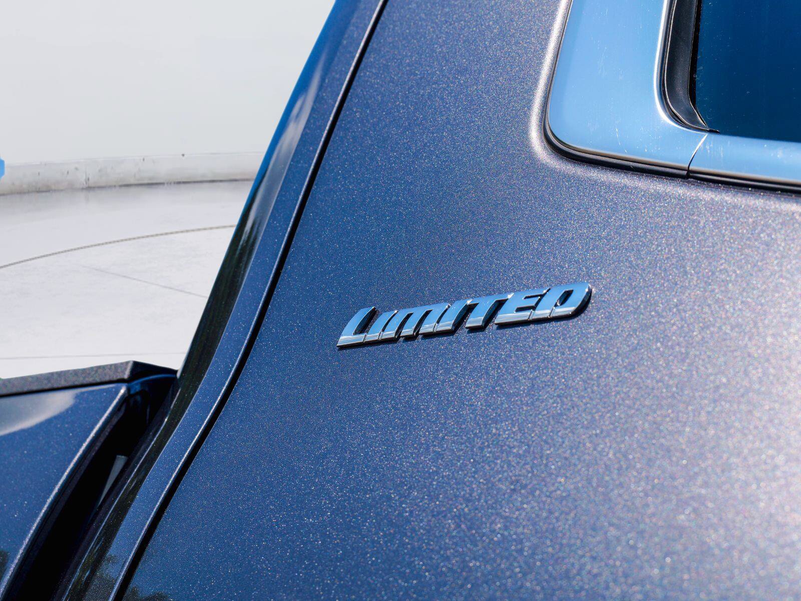 Used 2025 Toyota Tundra Limited AWD/4WD image 10