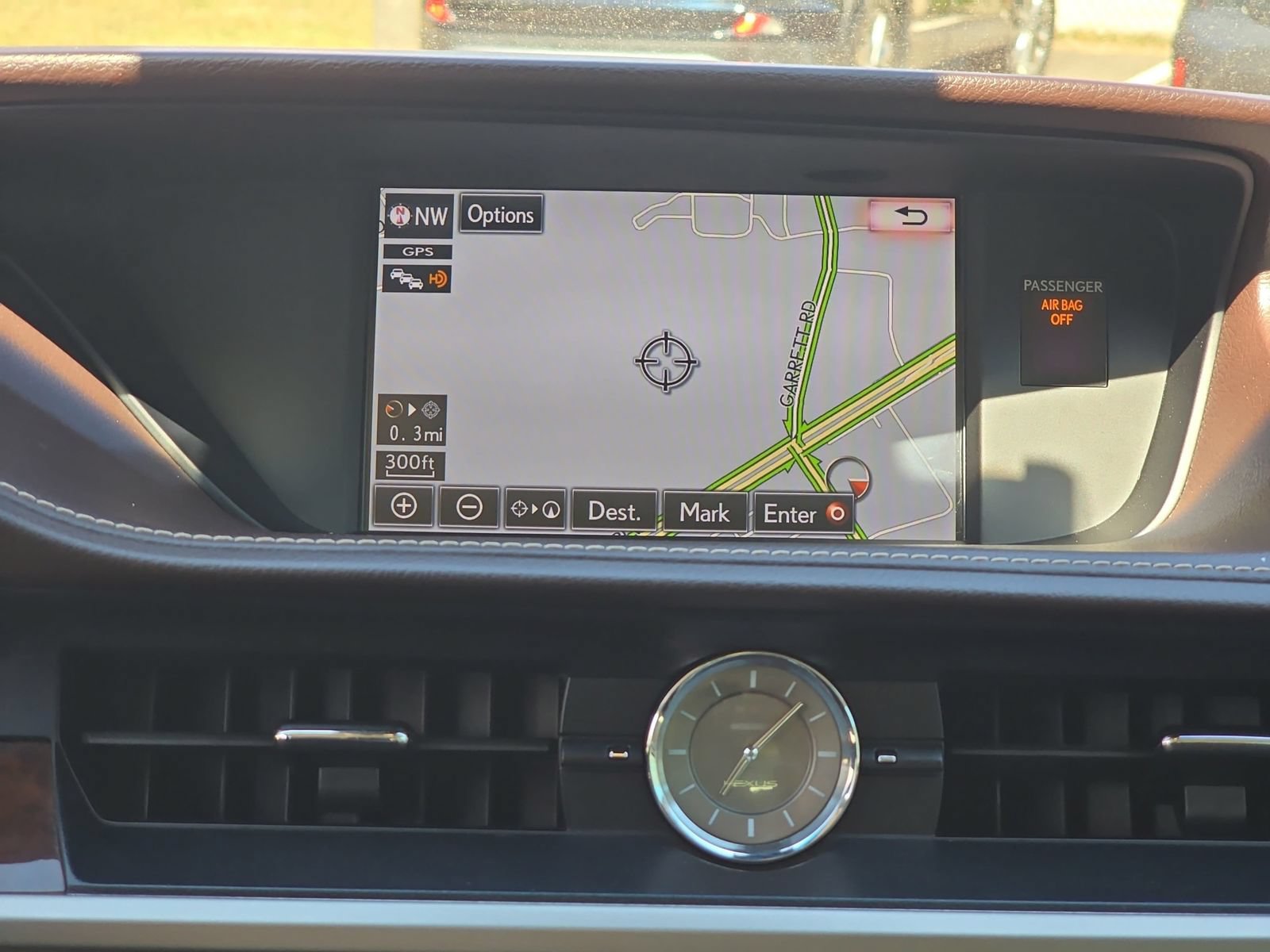 Used 2016 Lexus ES 300h w/ Luxury Package w/Wood Trim FWD image 24