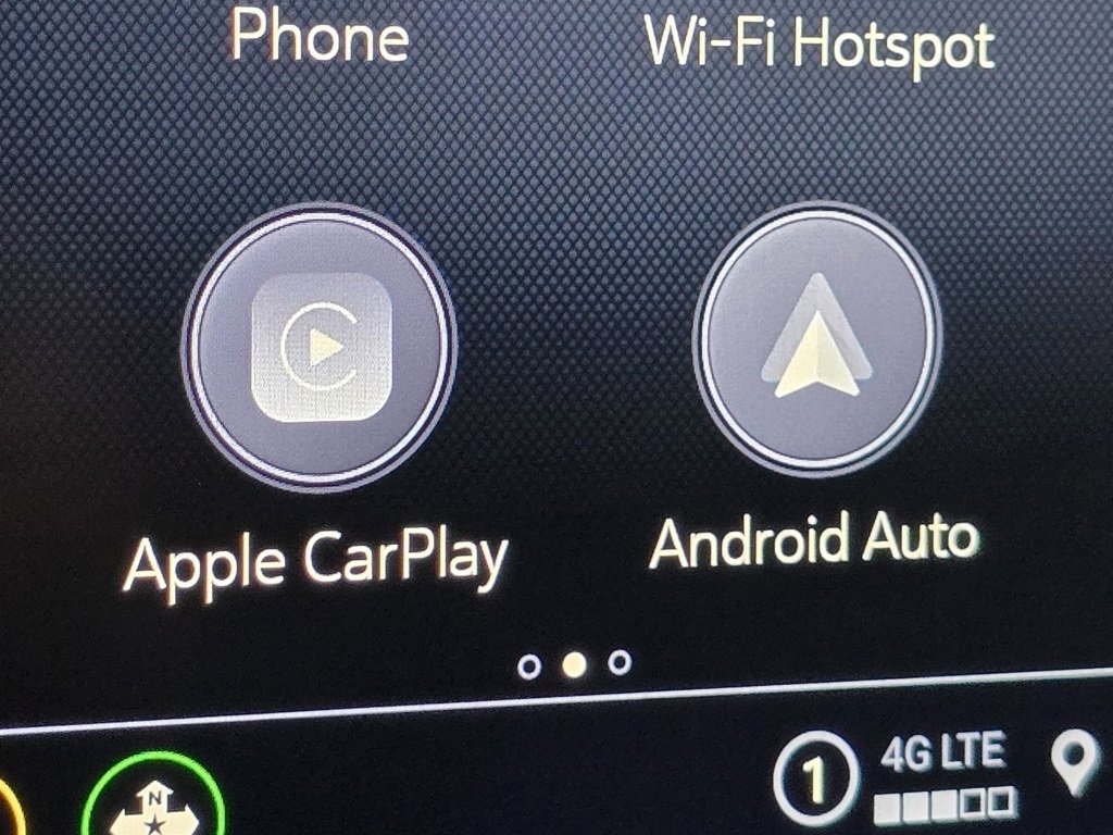 Used 2024 GMC Terrain SLT image 3