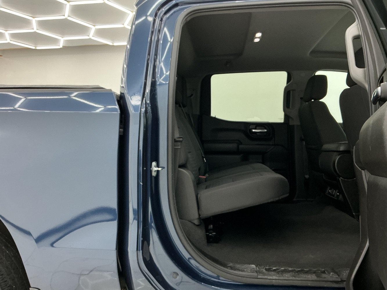 Used 2022 Chevrolet Silverado 1500 LT AWD/4WD image 21