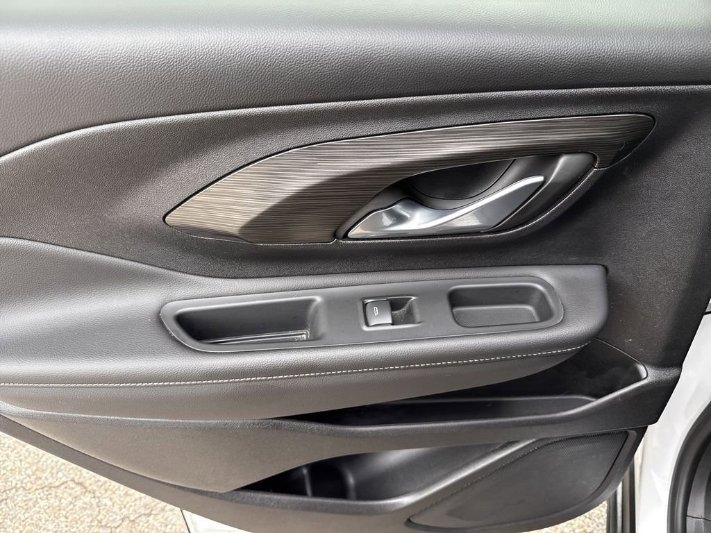 Used 2022 GMC Terrain SLT w/ Elevation Edition image 32