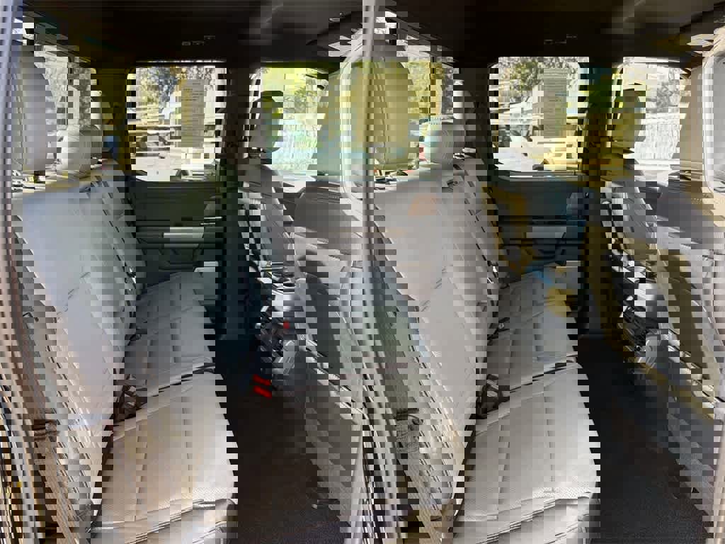 Used 2022 Ford F150 Lightning Lariat image 33