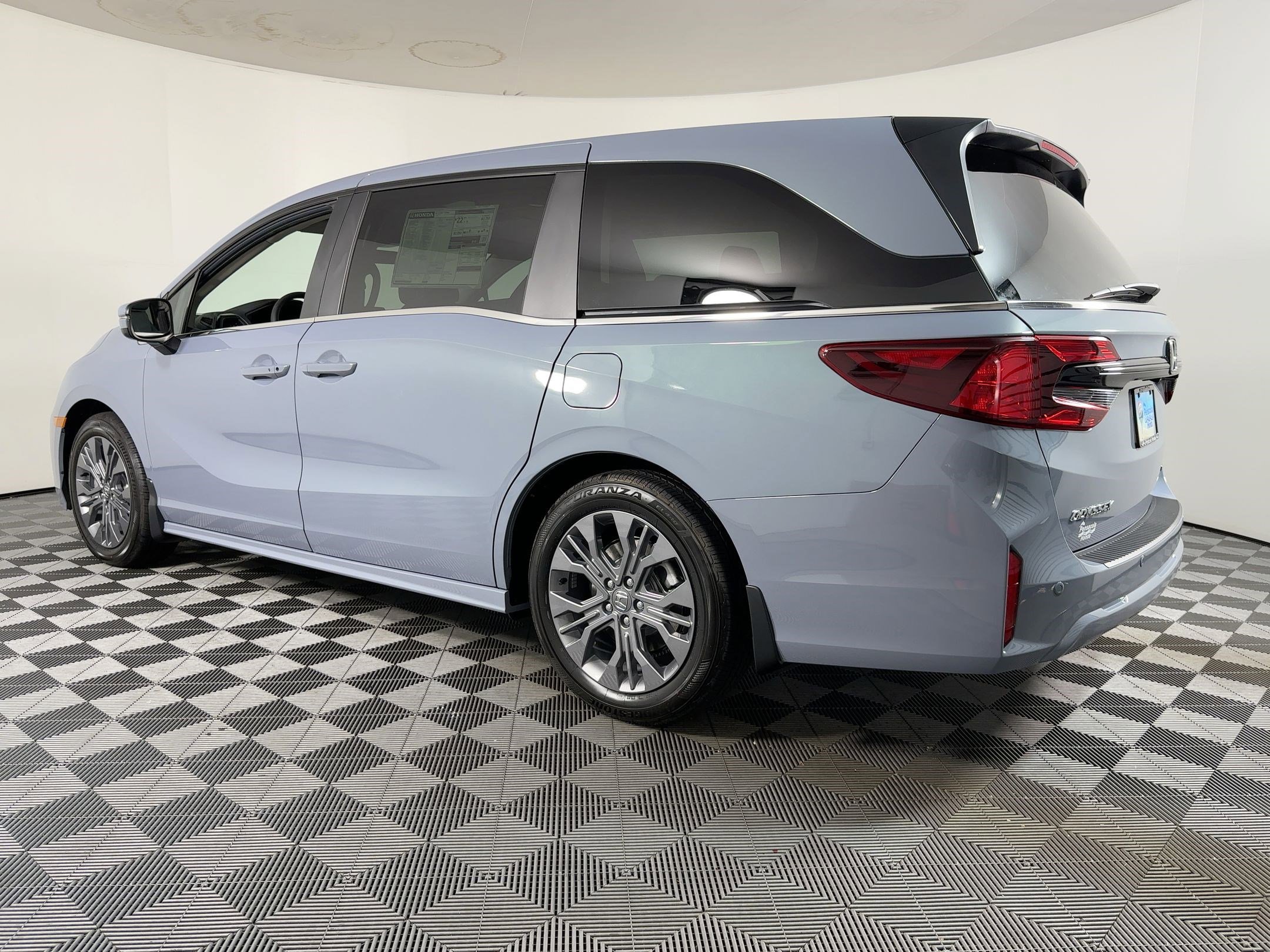 New 2026 Honda Odyssey Touring image 3
