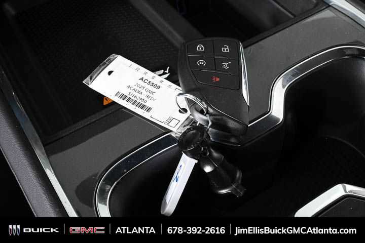 New 2025 GMC Acadia Elevation image 18