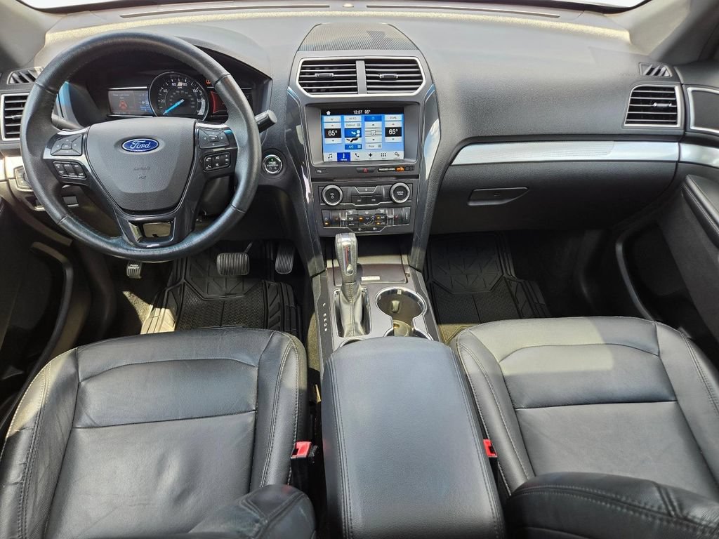 Used 2017 Ford Explorer XLT w/ Equipment Group 202A FWD image 17