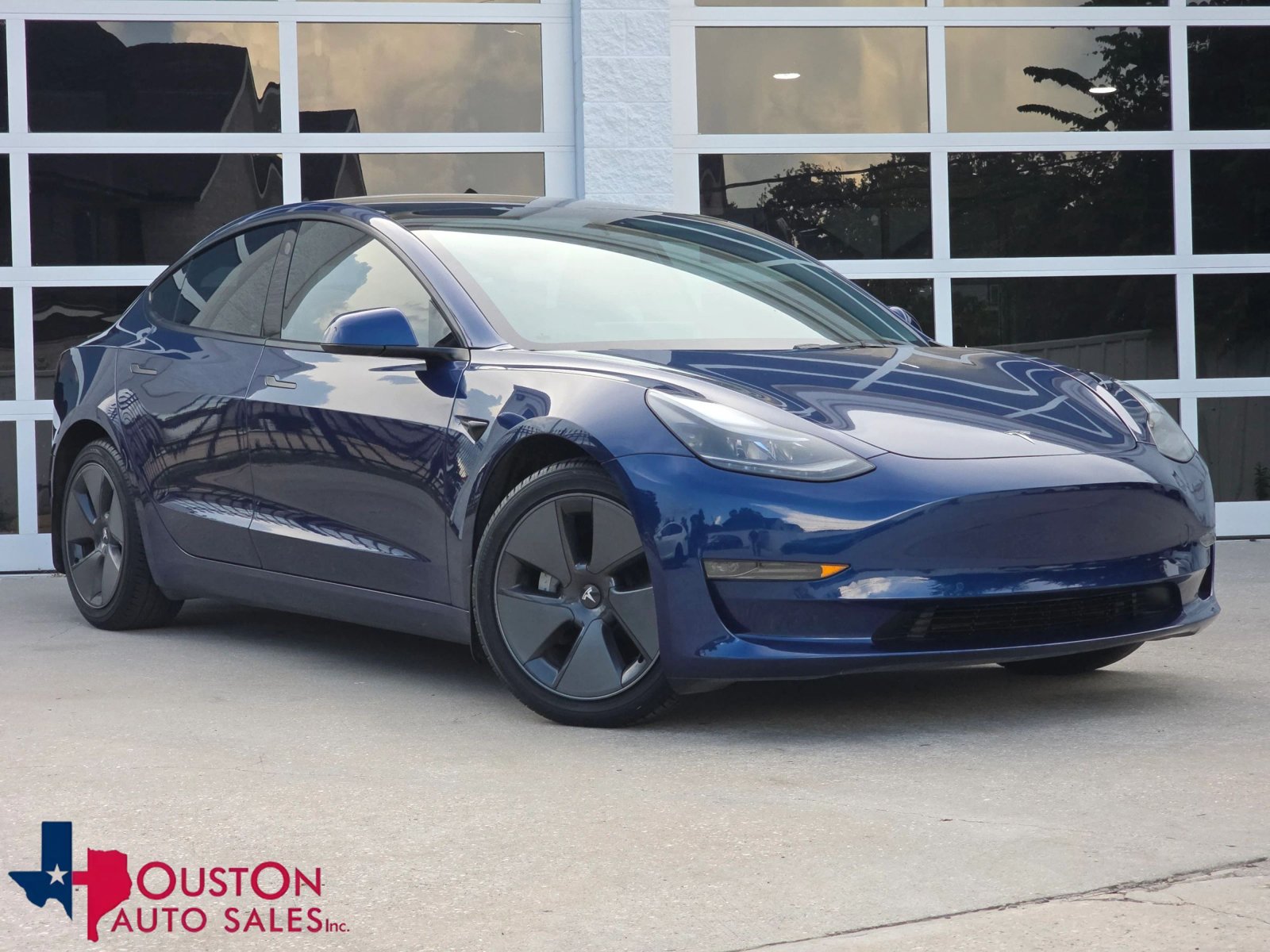 Used 2022 Tesla Model 3 Long Range AWD/4WD image 1
