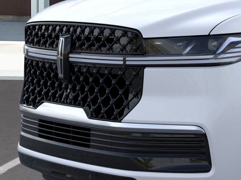 New 2026 Lincoln Navigator L Reserve AWD/4WD image 17
