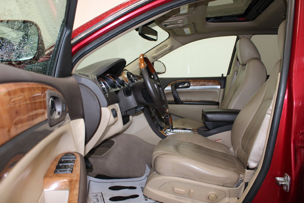 Used 2012 Buick Enclave Leather FWD image 2