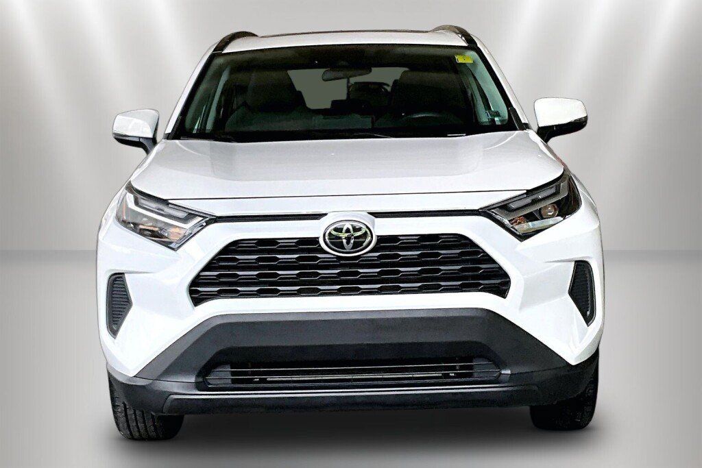 Used 2023 Toyota RAV4 XLE w/ Convenience Package AWD/4WD image 2