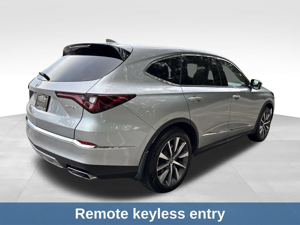 Used 2025 Acura MDX w/ Technology Package FWD image 5