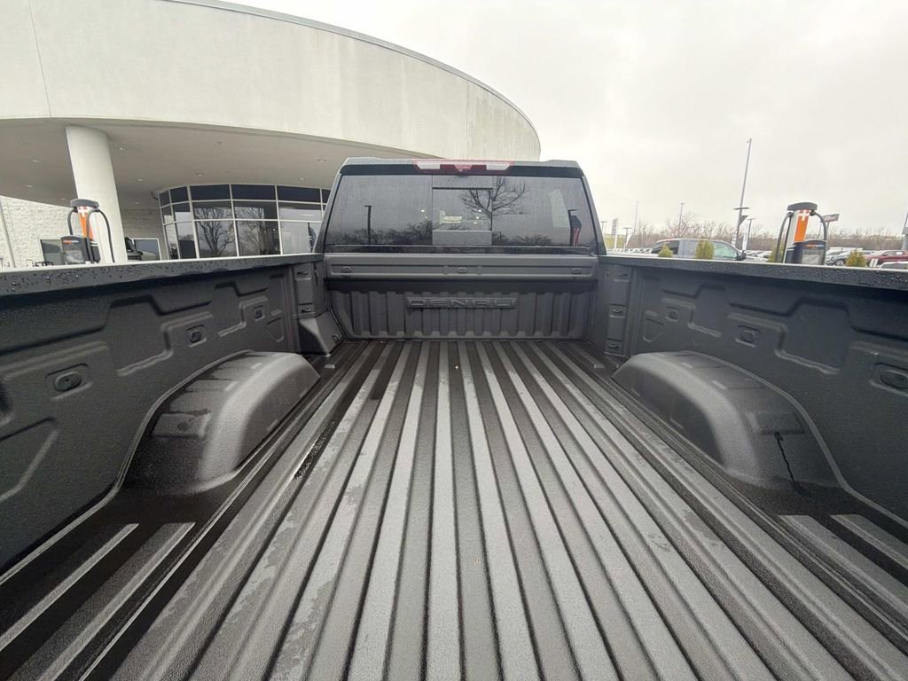Used 2024 GMC Sierra 2500 Denali w/ Denali Reserve Package image 15