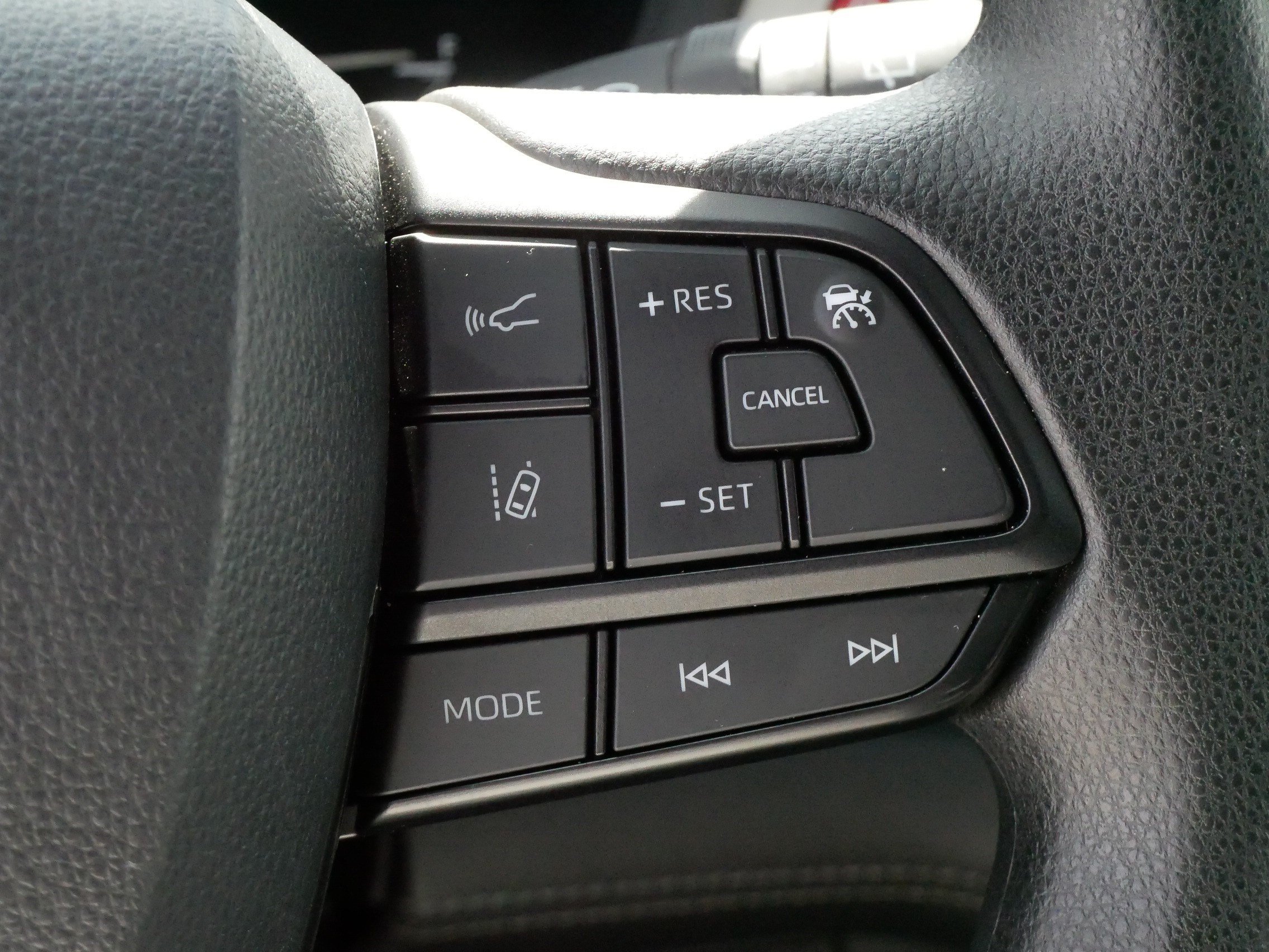 Certified 2026 Toyota Sienna LE FWD image 25