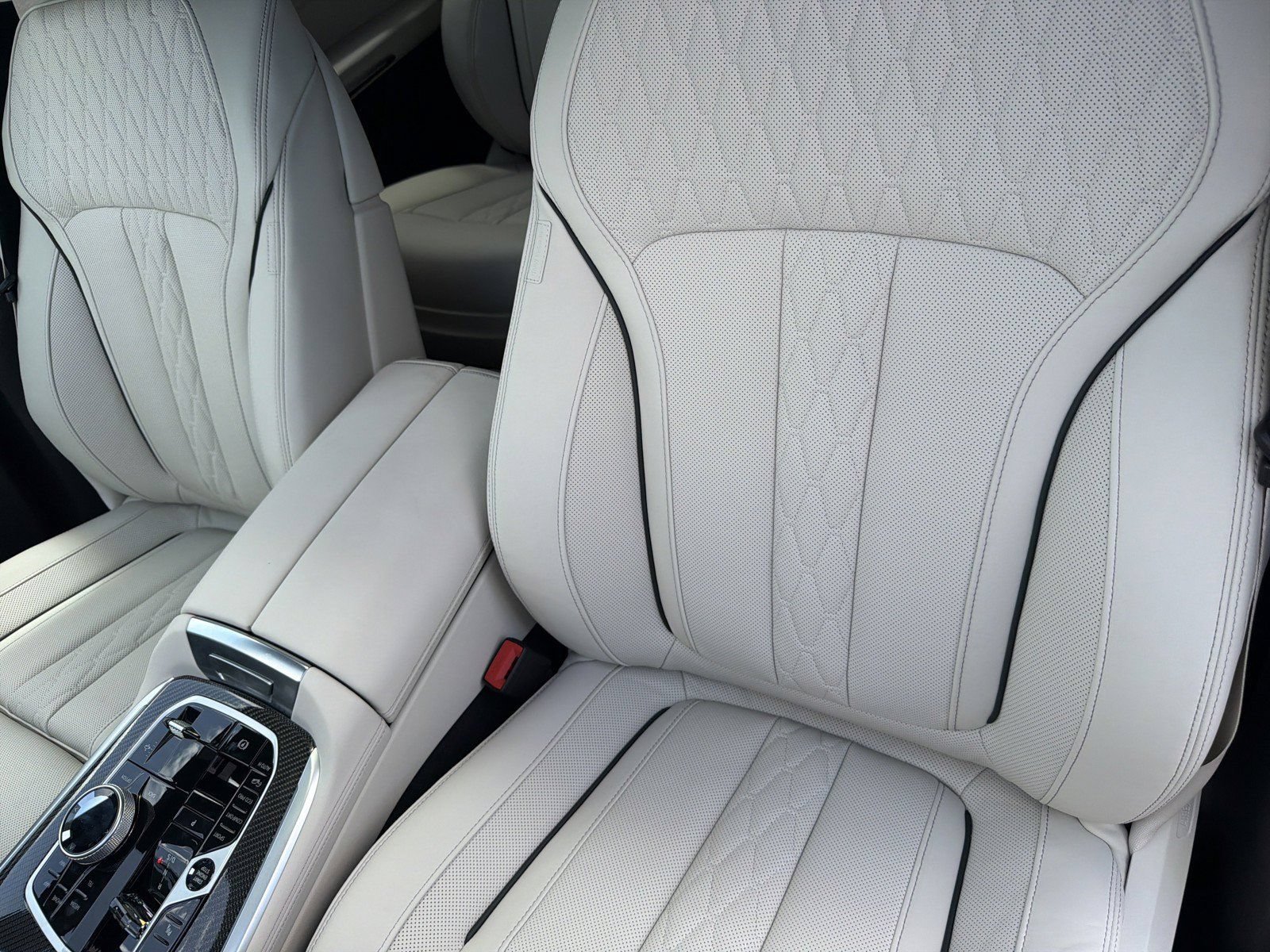 New 2027 BMW X7 M60i AWD/4WD image 27