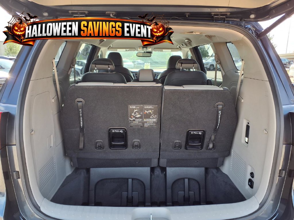 Used 2016 Kia Sedona SX FWD image 12