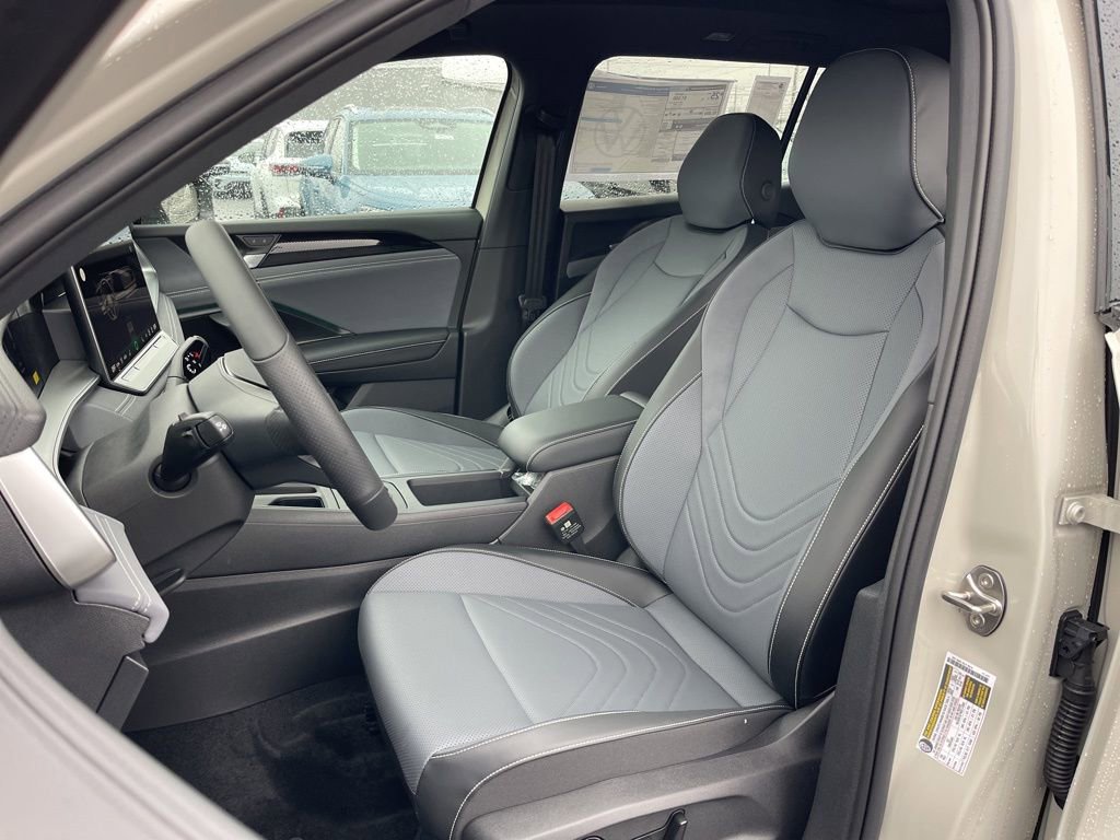 New 2026 Volkswagen Tiguan SE R-Line AWD/4WD image 16
