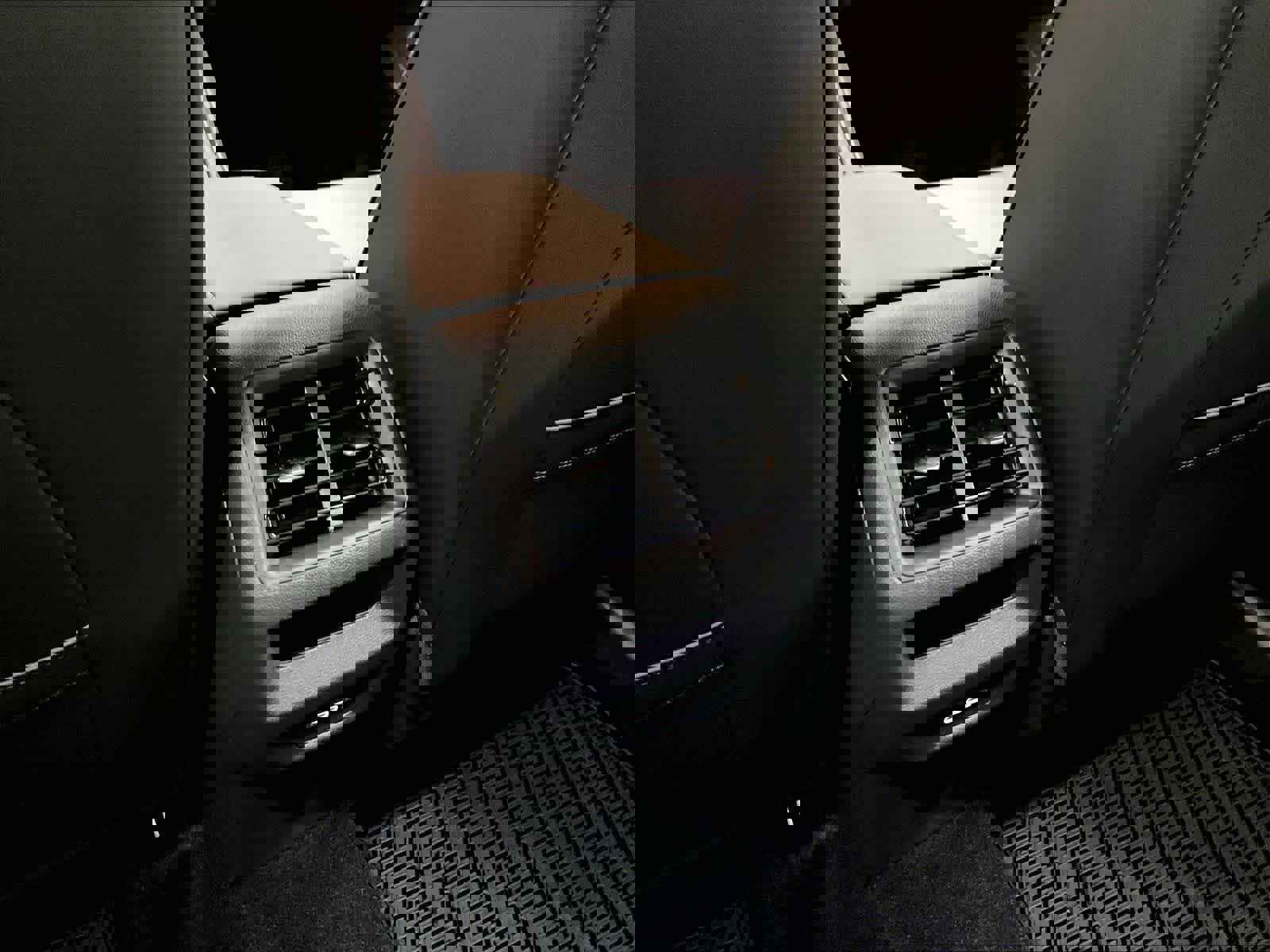 New 2026 Volkswagen Tiguan SE R-Line image 16