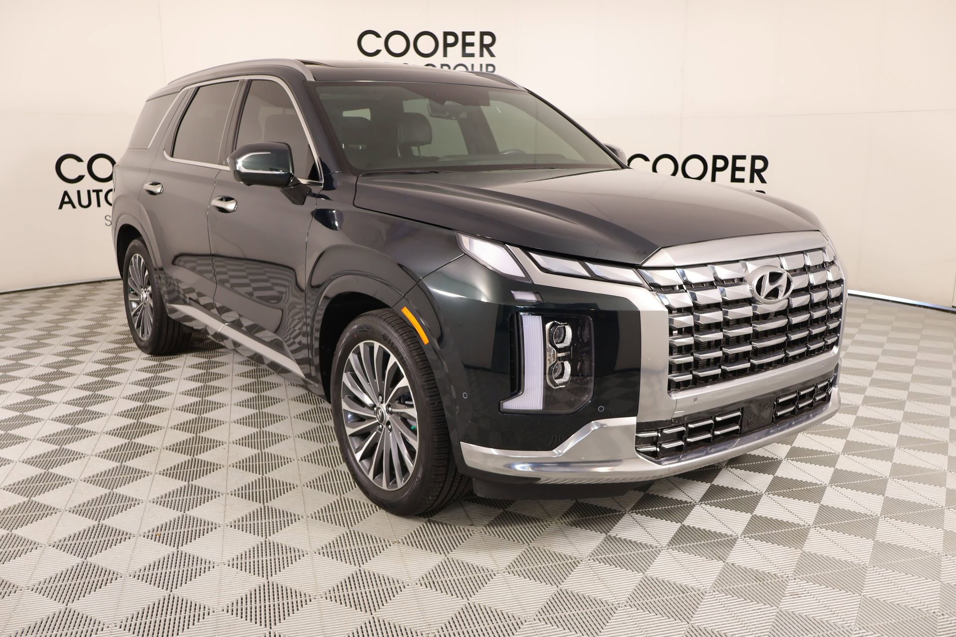 Used 2024 Hyundai Palisade Calligraphy image 1