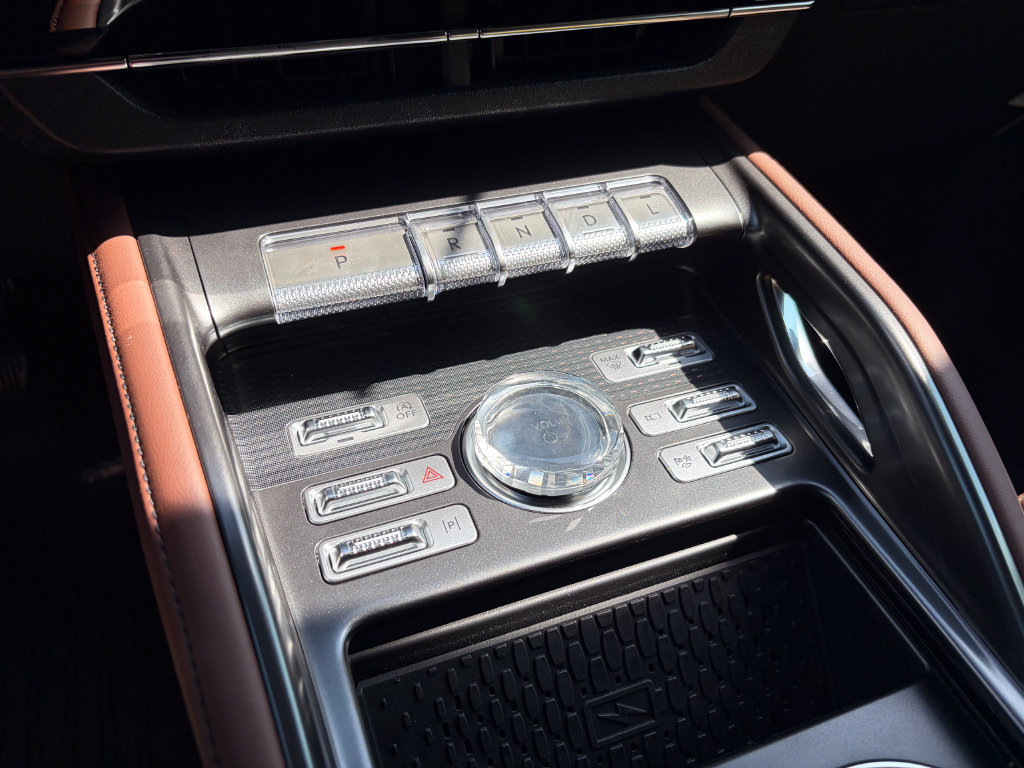 New 2026 Lincoln Nautilus Reserve w/ Jet Appearance Package AWD/4WD image 39
