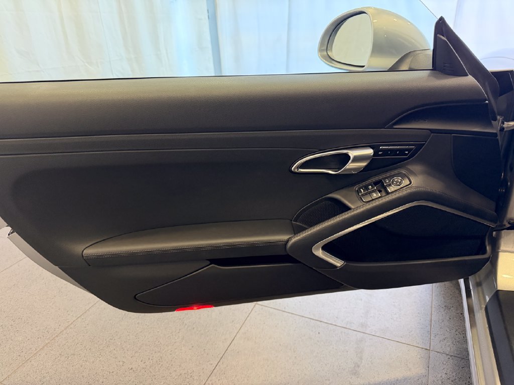Used 2017 Porsche 911 Carrera RWD image 12