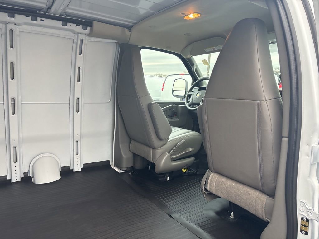 New 2025 Chevrolet Express 2500 w/ Driver Convenience Package image 39