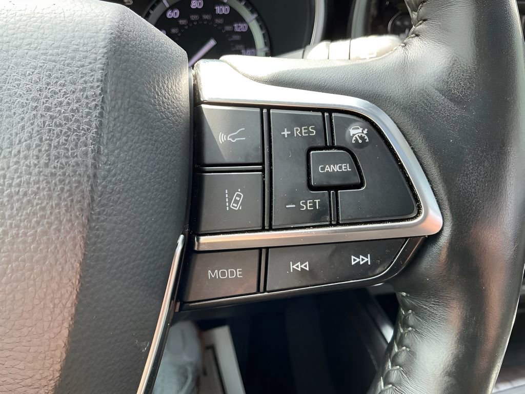 Used 2020 Toyota Highlander Limited image 37