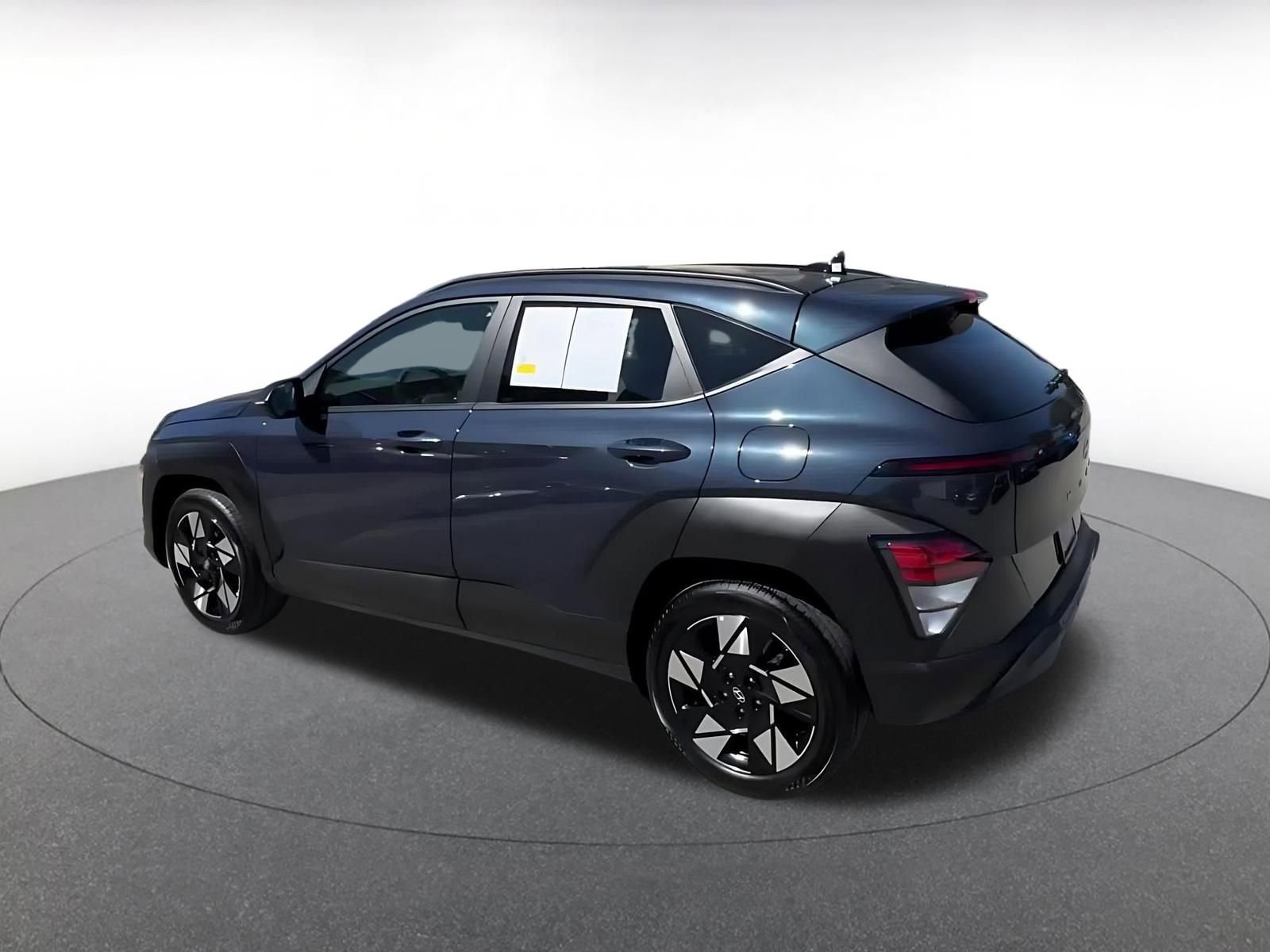 Used 2025 Hyundai Kona SEL image 9