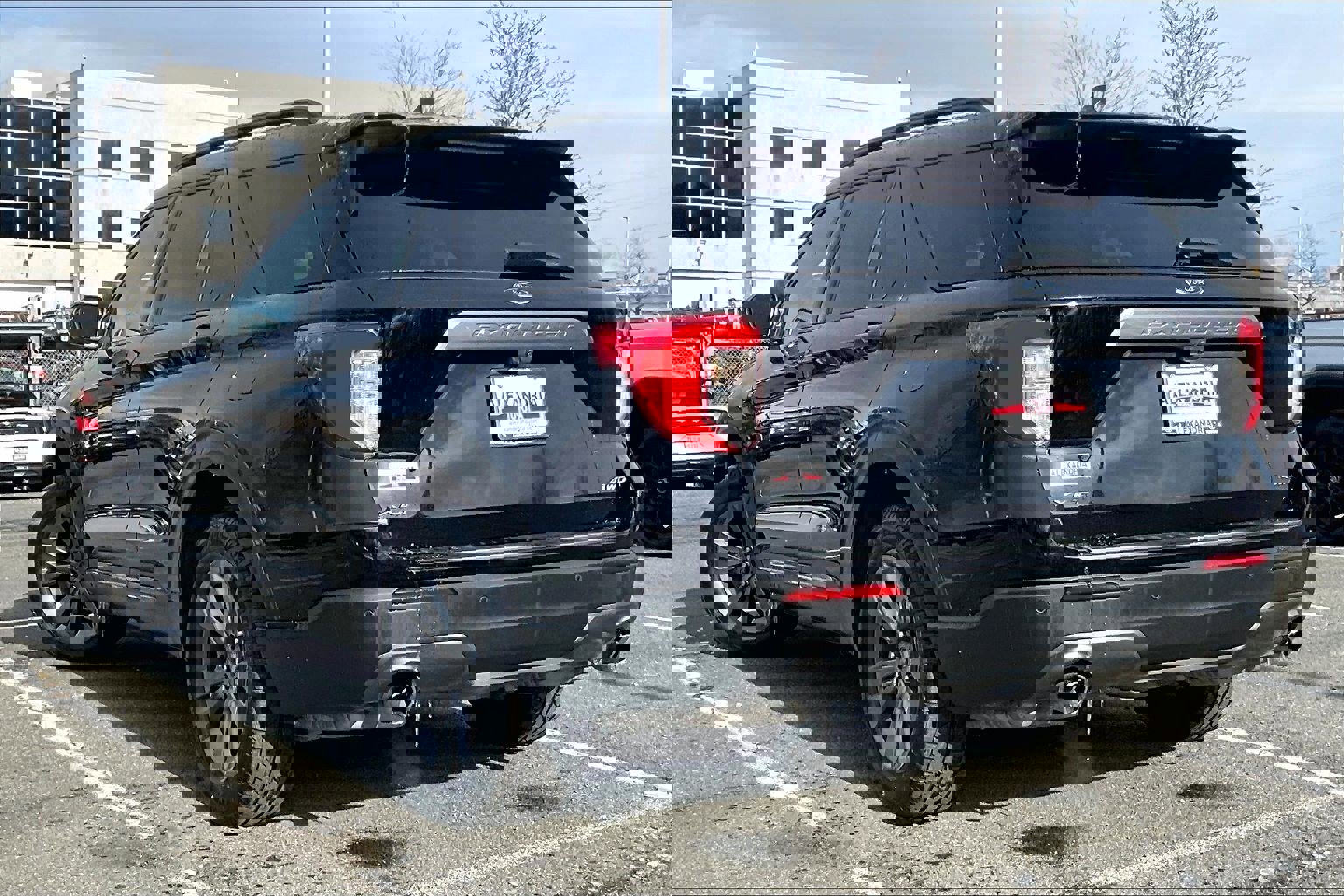 Used 2022 Ford Explorer XLT w/ Equipment Group 202A image 10