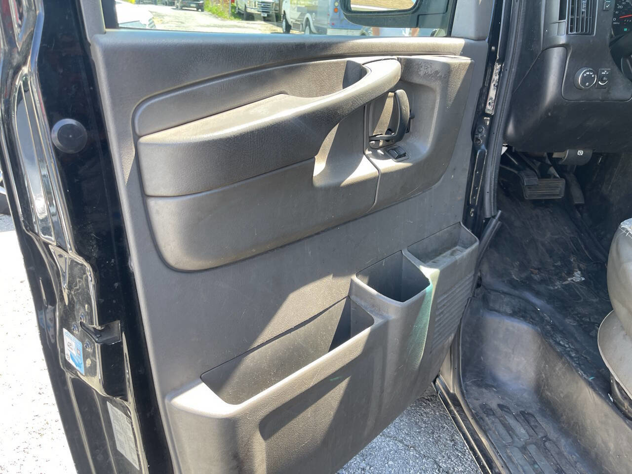 Used 2014 GMC Savana 2500 image 10