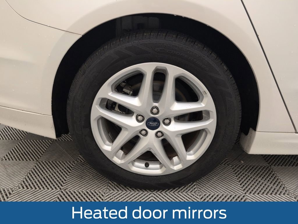 Used 2016 Ford Fusion SE FWD image 19