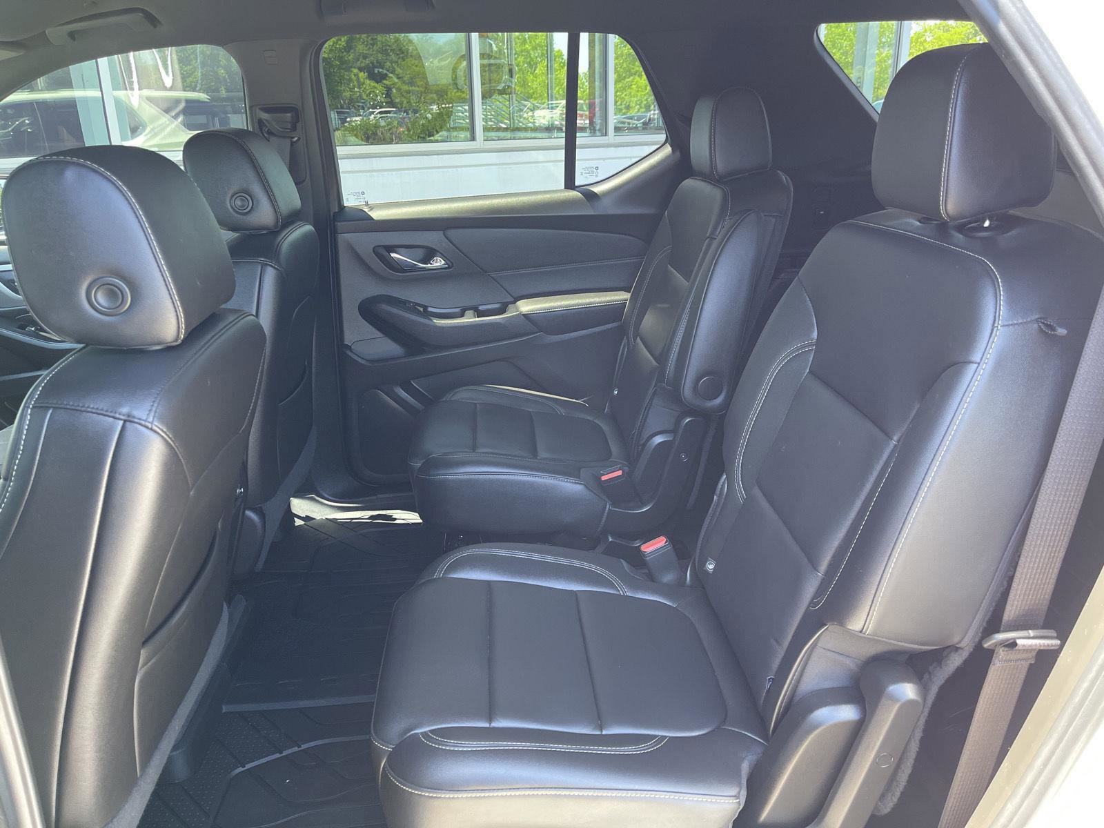 Used 2023 Chevrolet Traverse LT w/ LPO, Floor Liner Package FWD image 39