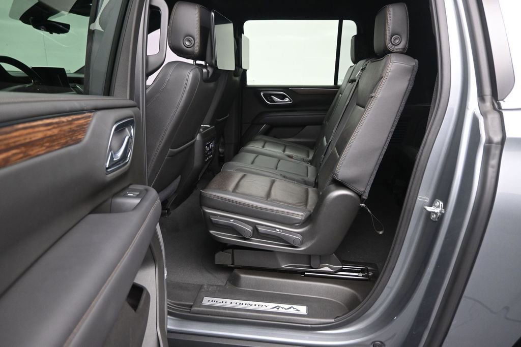 Used 2021 Chevrolet Suburban High Country AWD/4WD image 14