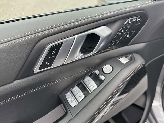 Certified 2025 BMW X7 xDrive40i w/ M Sport Package image 26