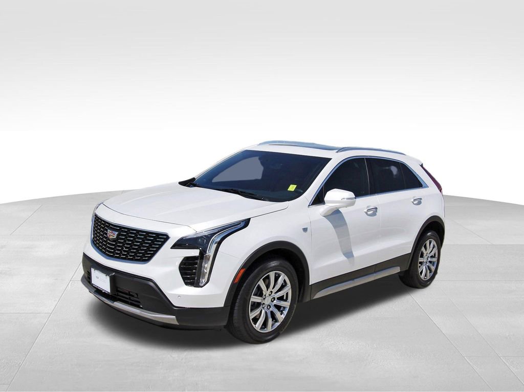 Used 2022 Cadillac XT4 Premium Luxury w/ Enhanced Visibility Package image 2