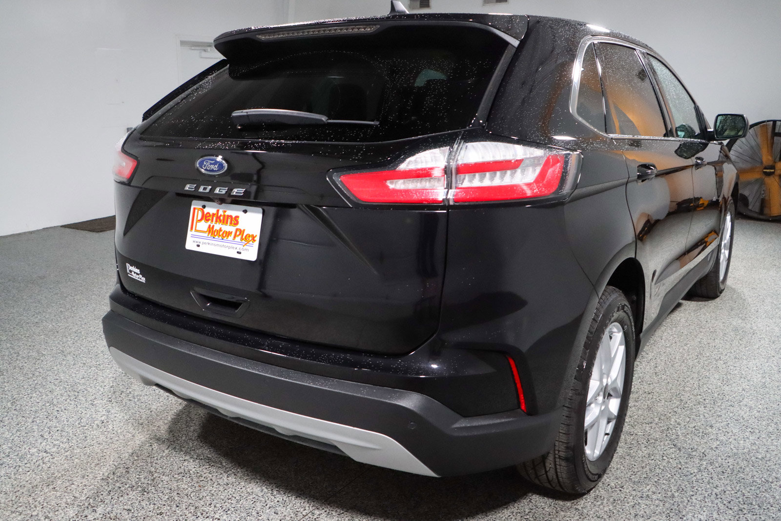 Used 2023 Ford Edge SEL AWD/4WD image 7