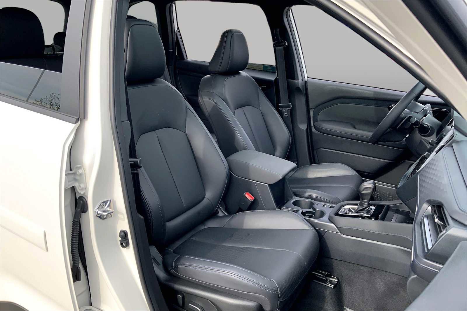 Used 2025 Subaru Forester Limited AWD/4WD image 8