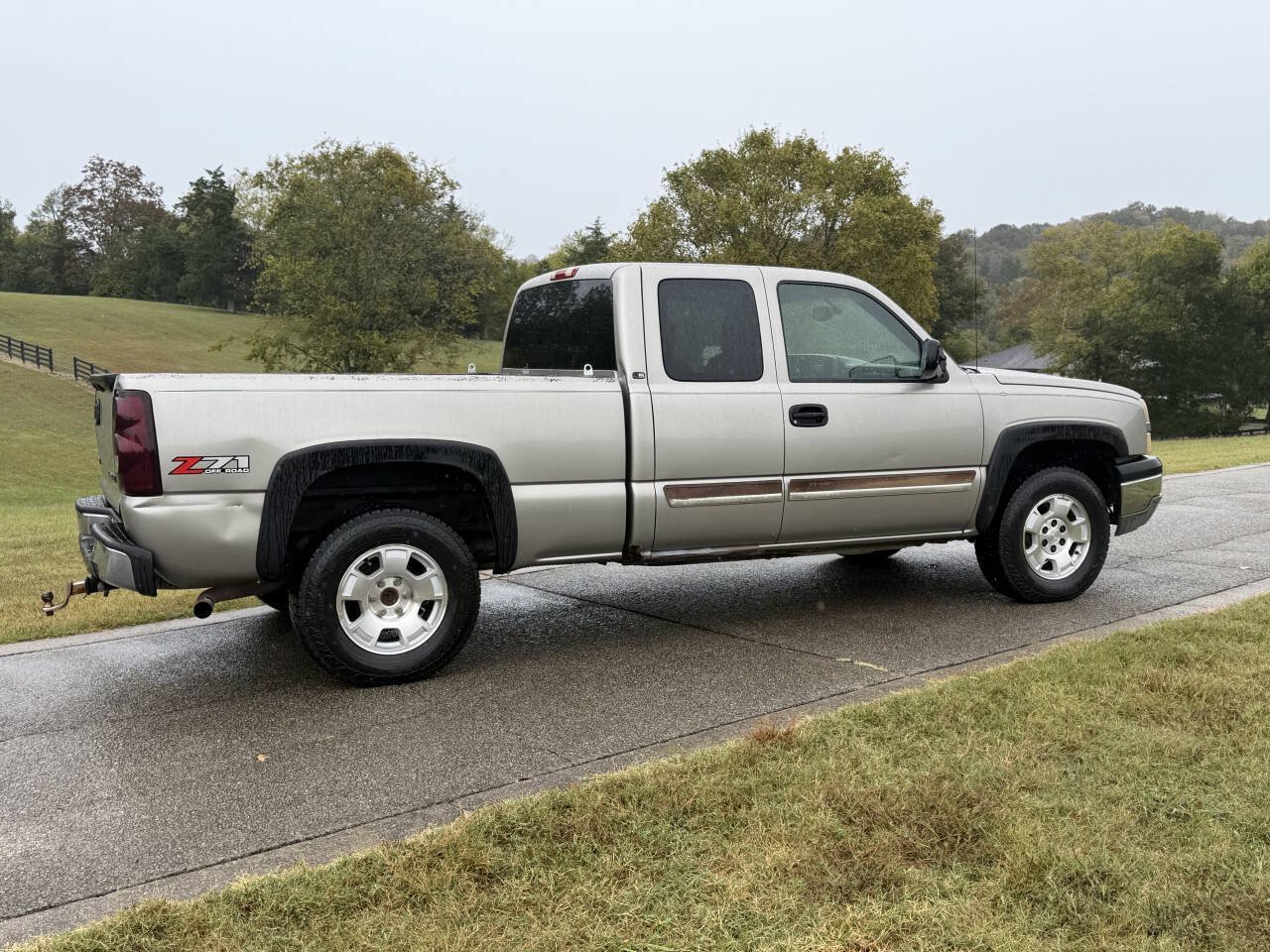 Used 2003 Chevrolet Silverado 1500 LS w/ Off-Road Package AWD/4WD image 23