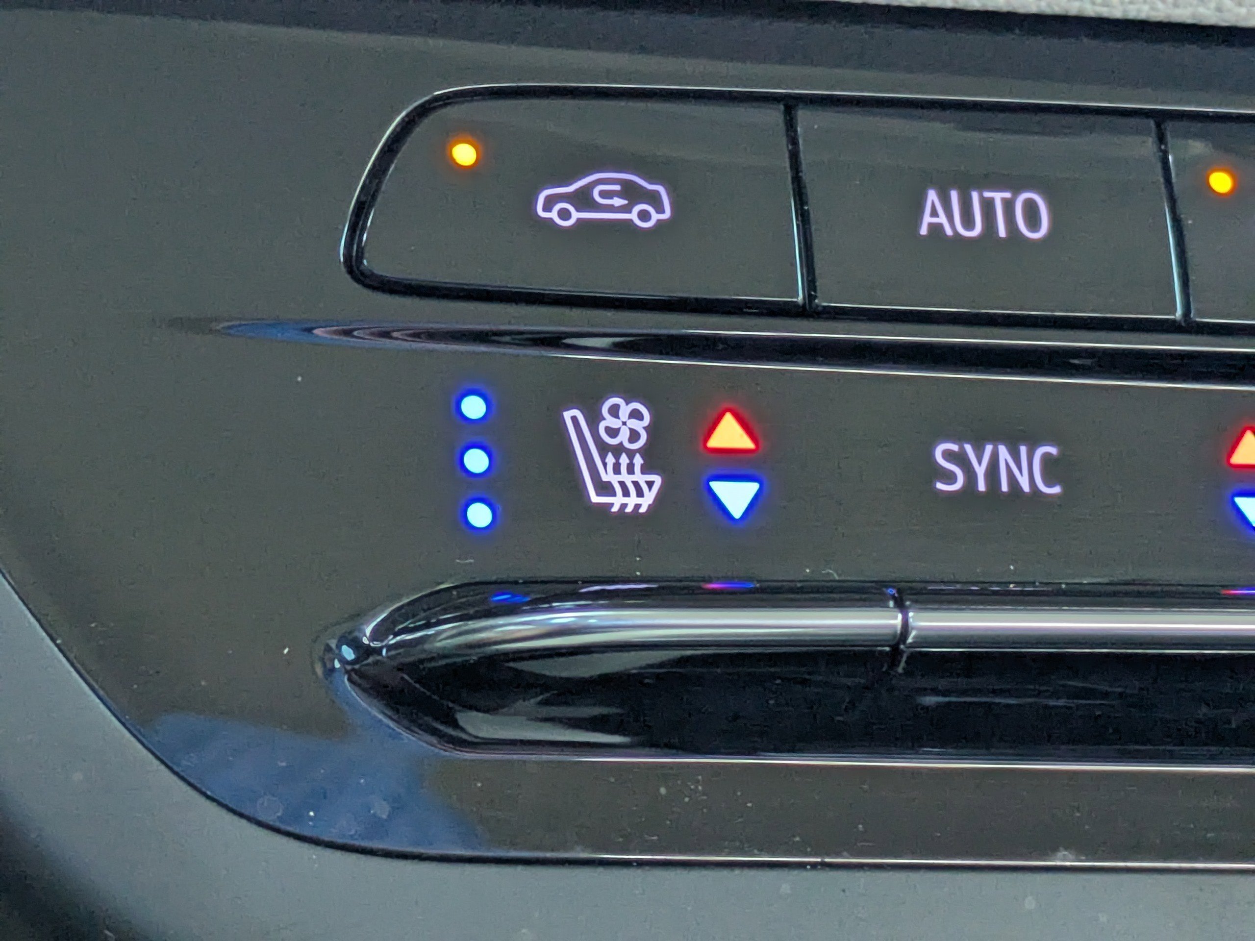 Used 2021 Buick Envision Avenir FWD image 22
