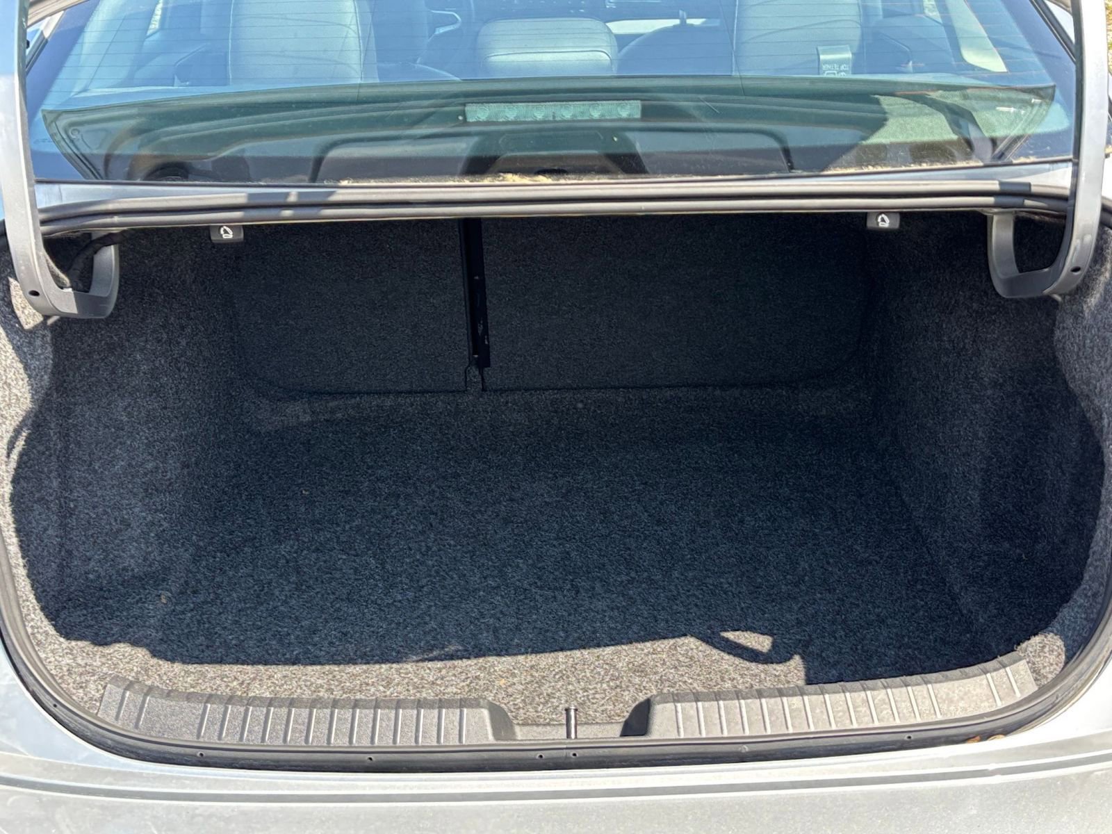 Used 2025 Volkswagen Jetta SE image 33