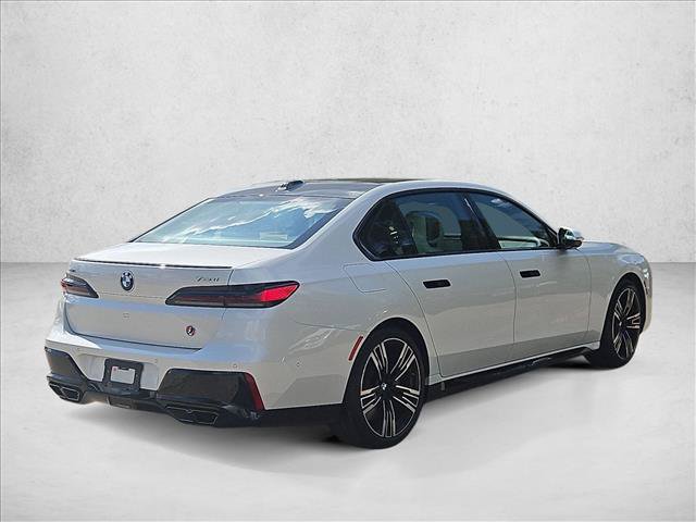 Used 2025 BMW 760i xDrive w/ Executive Package AWD/4WD image 5