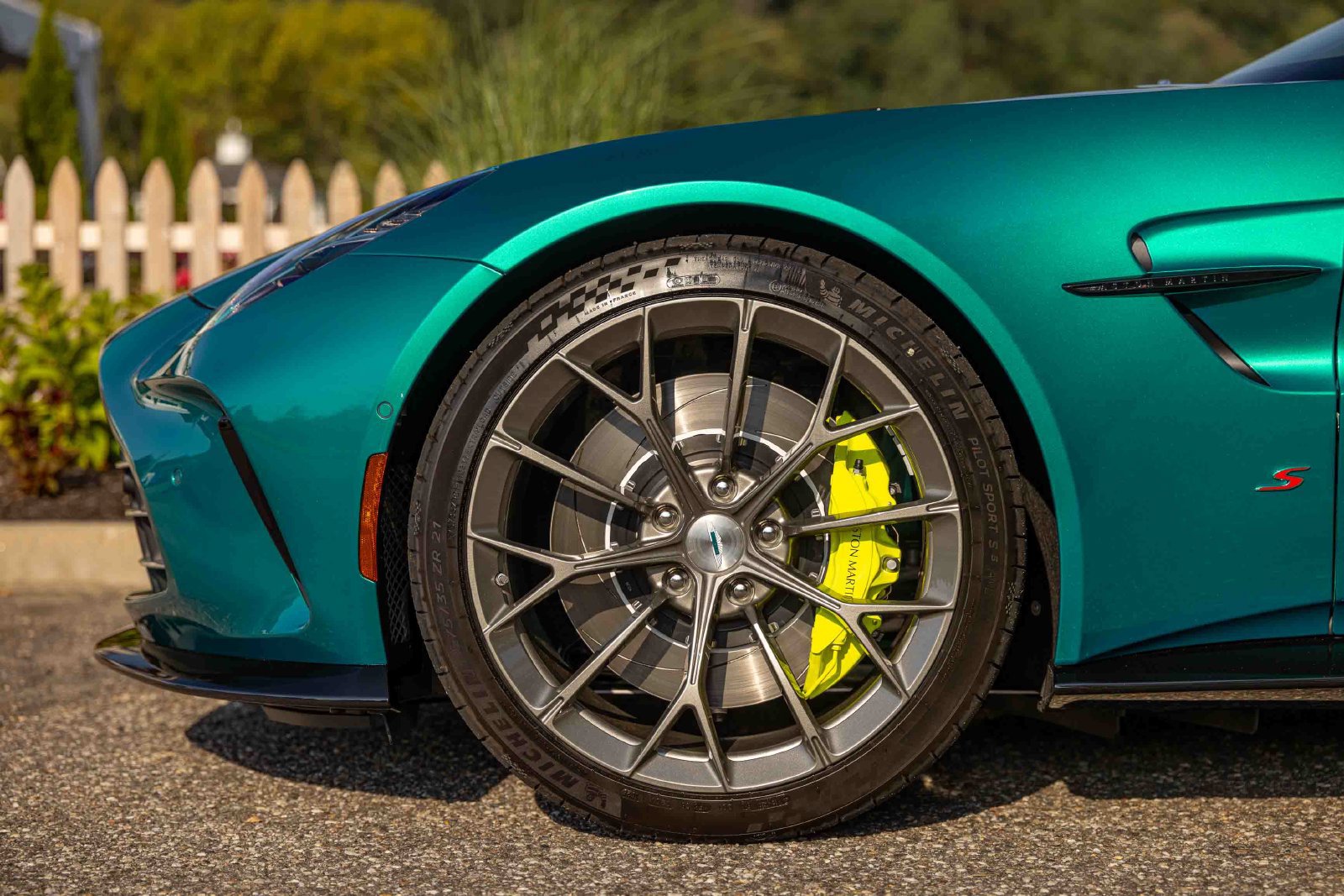 New 2026 Aston Martin V8 Vantage S RWD image 9
