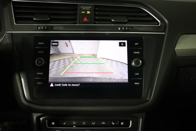 Used 2020 Volkswagen Tiguan SE w/ Panoramic Sunroof Package image 44