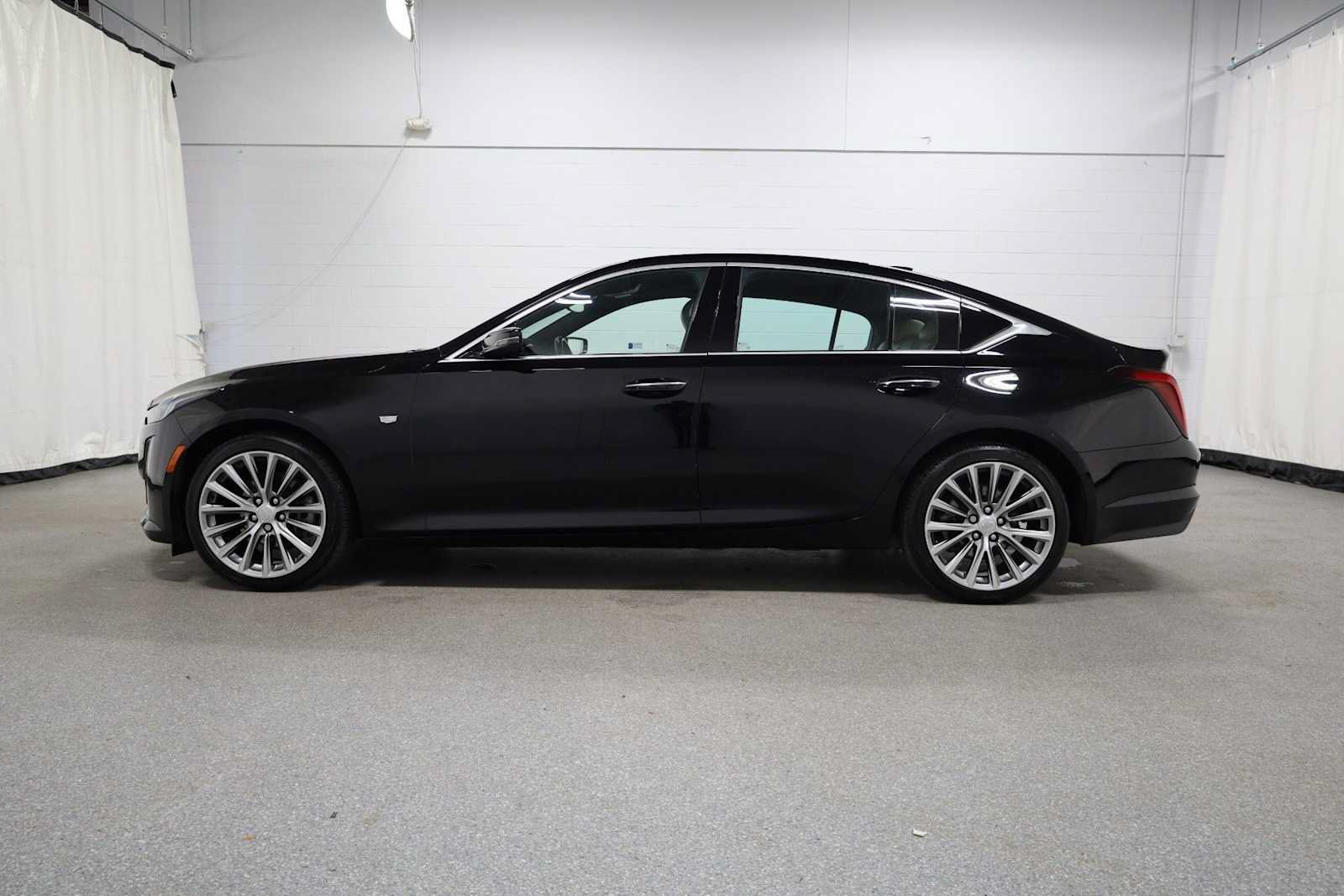 Used 2023 Cadillac CT5 Luxury AWD/4WD image 2