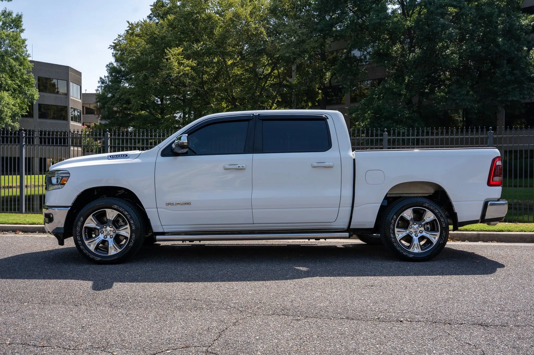 Used 2023 RAM 1500 Laramie AWD/4WD image 9