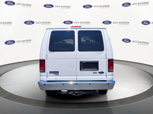 Used 2012 Ford E-350 and Econoline 350 XLT RWD image 4