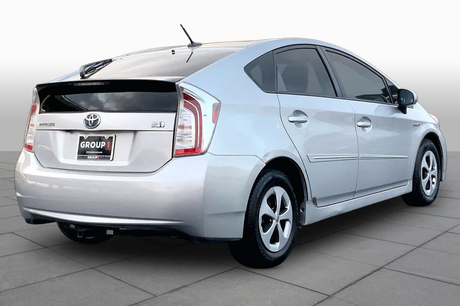 Used 2015 Toyota Prius Four FWD image 12
