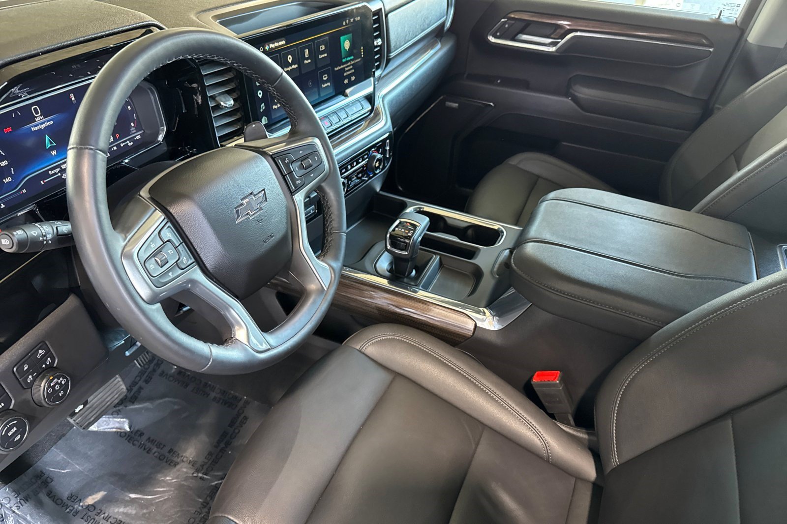 Used 2025 Chevrolet Silverado 1500 LT Trail Boss w/ LT Trail Boss Premium Package AWD/4WD image 4