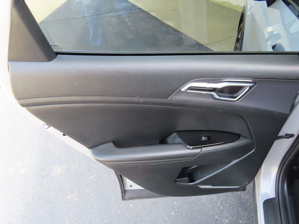 Used 2023 Kia Sportage SX image 29