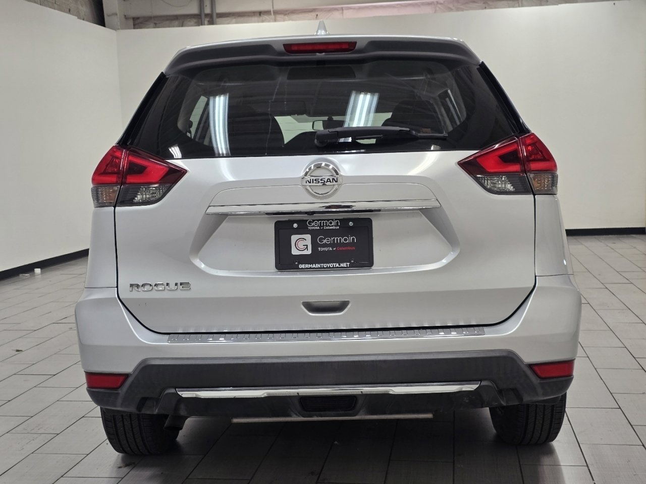 Used 2018 Nissan Rogue S image 14